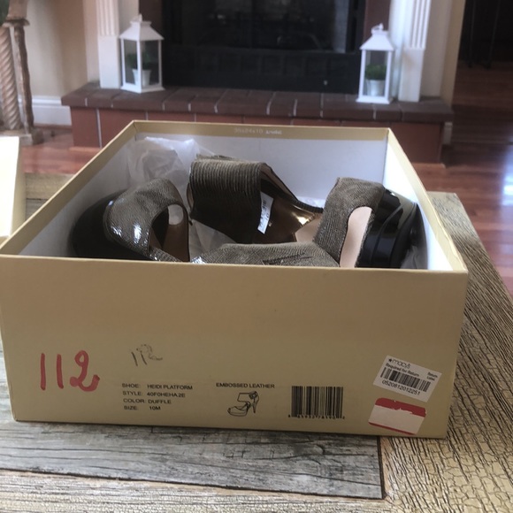 Michael kors Heidi platform heels - Picture 2 of 6